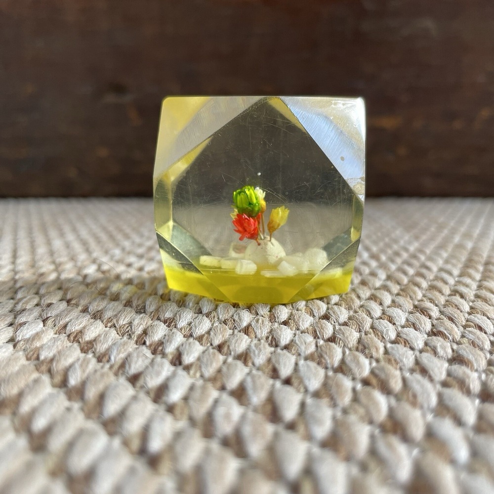 Vintage Facet Lucite Paperweight Flowers Mini